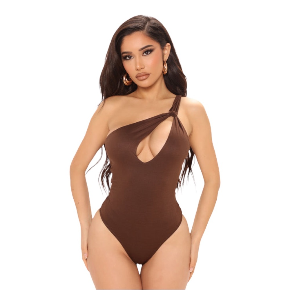 Fashion Nova Womens Size Small Heart breaker Bodysuit in Color Chocolate .